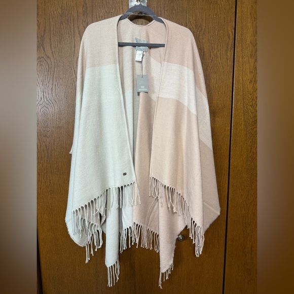 Soia & Kyo Tops - Soia & Kyo Two-Tone Fringe Poncho NWT